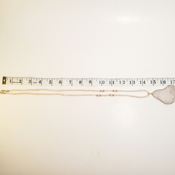 Druzy Quartz Pendant on 14" Neclace with Sparkly Champagne Pink Glass Beads NWT - Picture 6 of 8